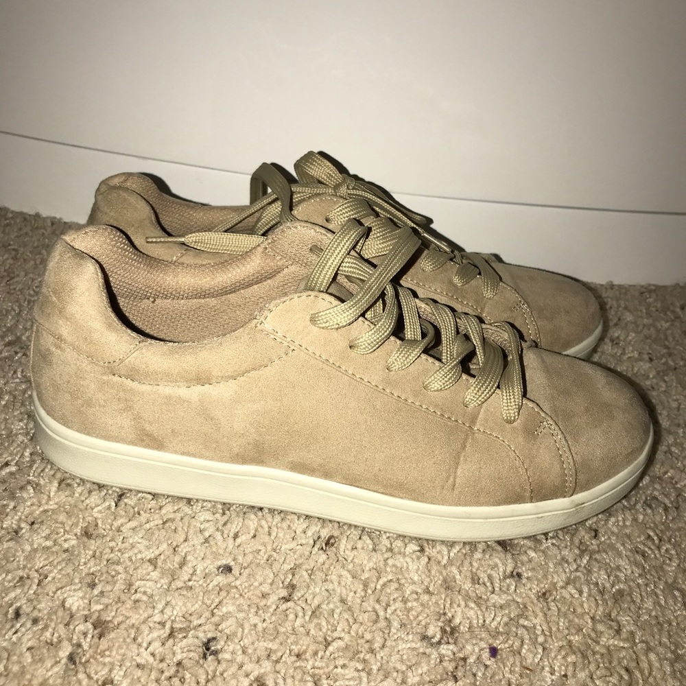 Madden Girl tan sneakers